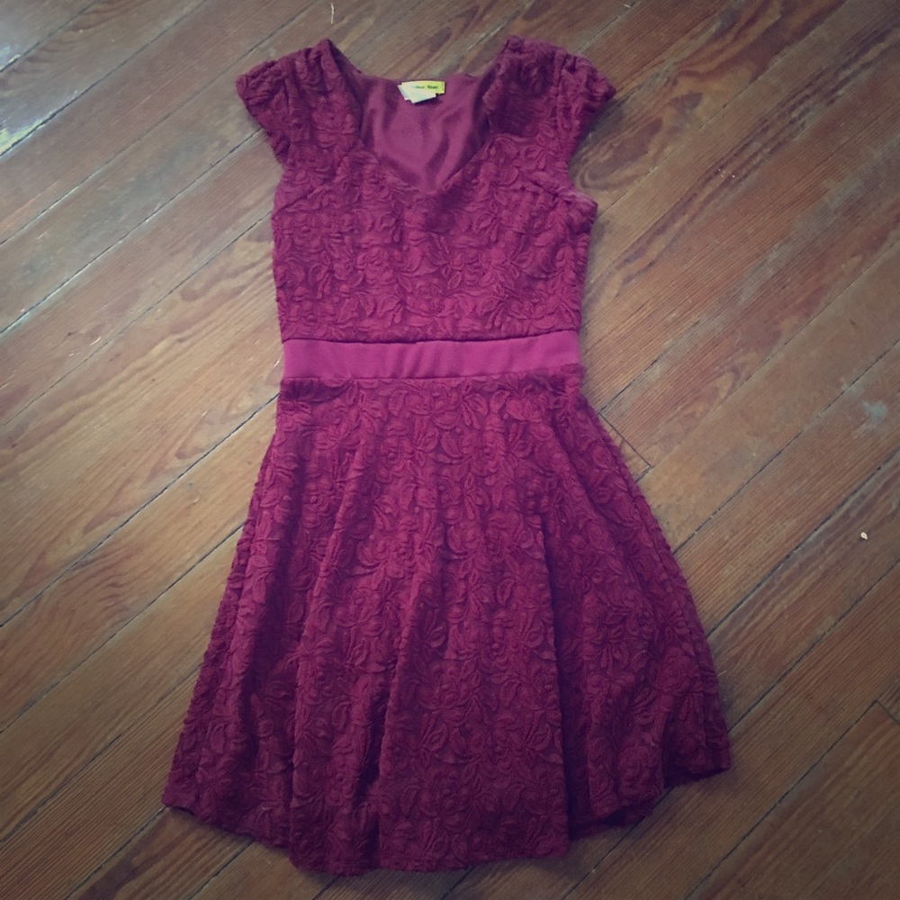 Cute casual burgundy lace dress